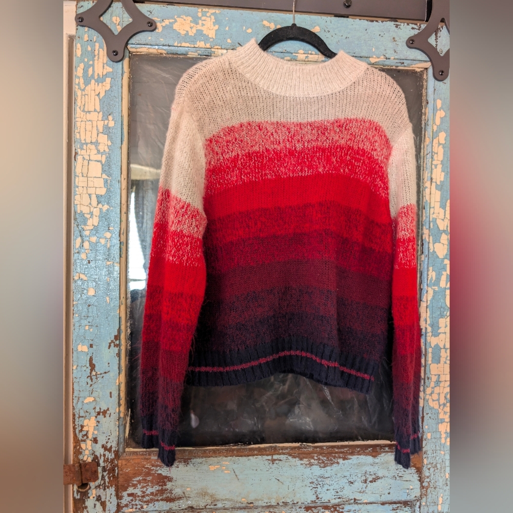 American Eagle Outfitters Red and Black Gradient Sweater